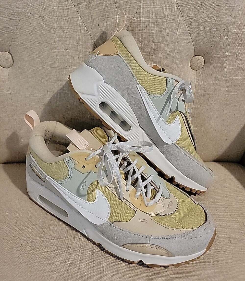 Nike Air Max 90 Futura Buff Gold Light Green sneakers Women's Sz 8 Perfect